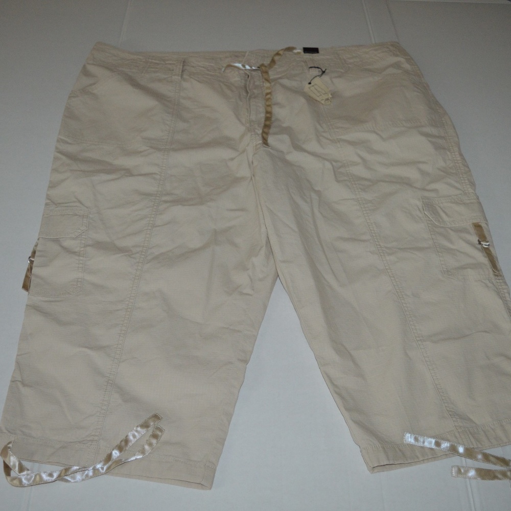 Lane Bryant Beige Womens Cotton Size 28 Capris